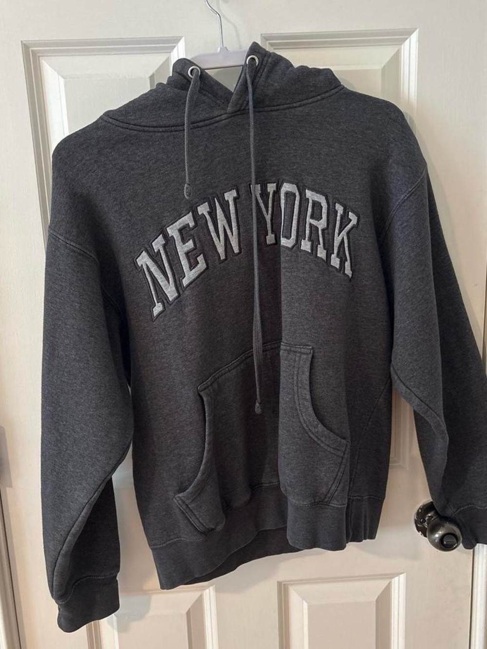 Men's Dark Gray 'New York' Pullover Hoodie - Casual Comfort